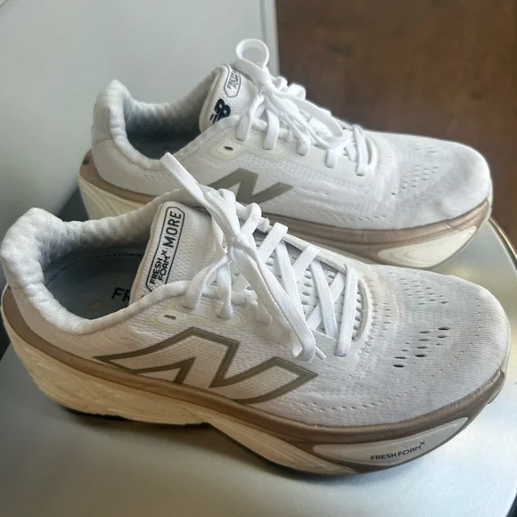 White and Tan Athletic Sneakers New Balance - Picture 5 of 8